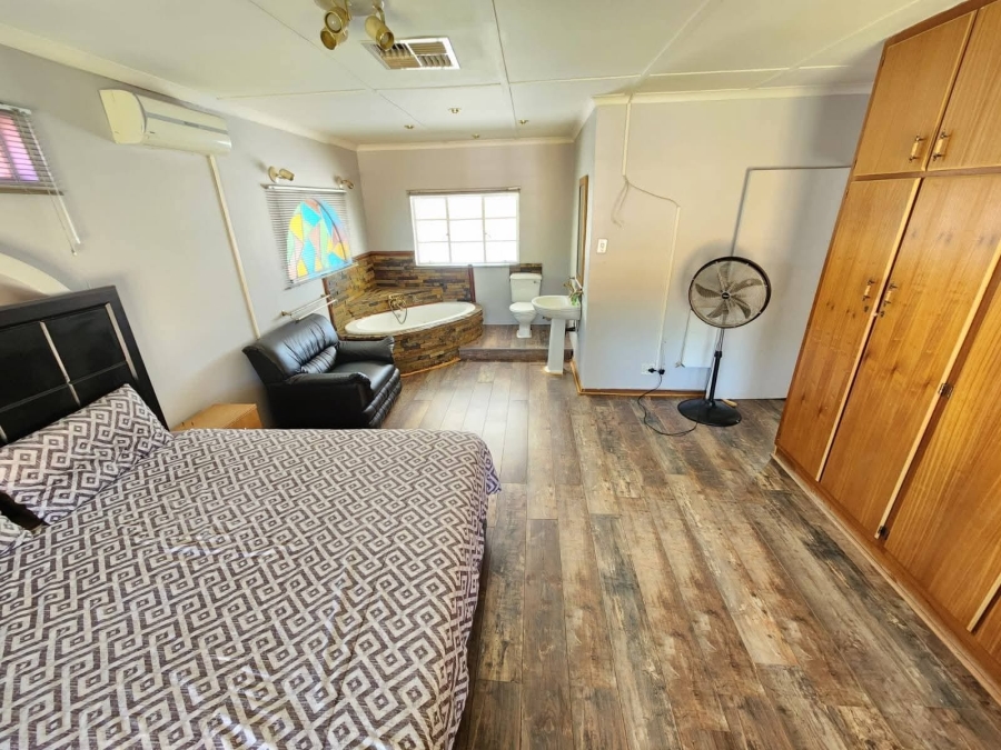 4 Bedroom Property for Sale in Rhodesdene Northern Cape